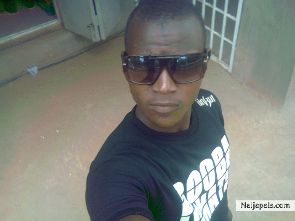 coolboy in acttion, never win no where - click for next photo