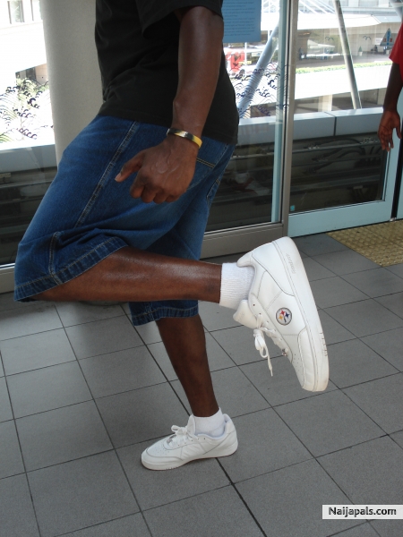 bIG E, BiG sh0eS...LoL - click for next photo