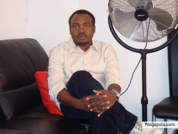 ME,DI-HOVA. - click for next photo
