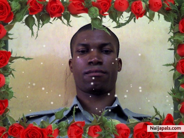 Emmaniyke - click for next photo