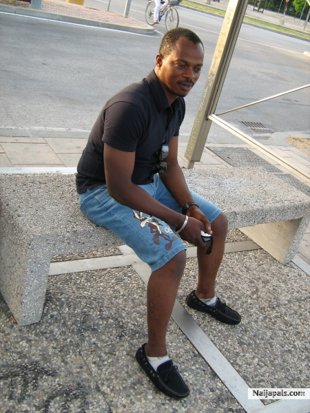  - click for next photo