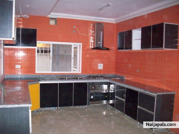 4 ur U.V. Panel Kitchen Cabinets - click for next photo