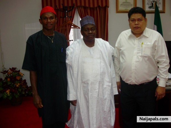 With Nigerian Ambassadore to Thailand in his Bkk office - click for next photo