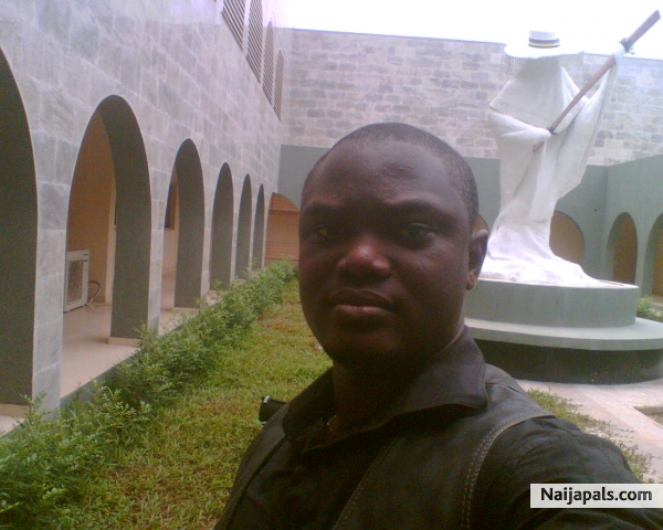 Lagos house 2 - click for next photo