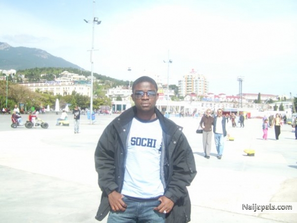  - click for next photo