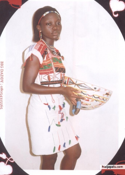 CHECT OUT MY LOOKS - click for next photo