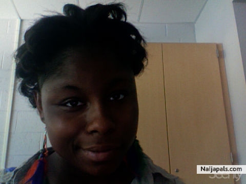 PRETTY AT WRK - click for next photo