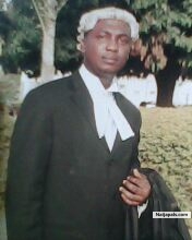 i am a perfect gentleman - click for next photo