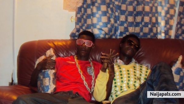 @kenya:emmy-tee.blendedstuffy - click for next photo