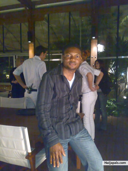 In una ristorante pizzeria - click for next photo