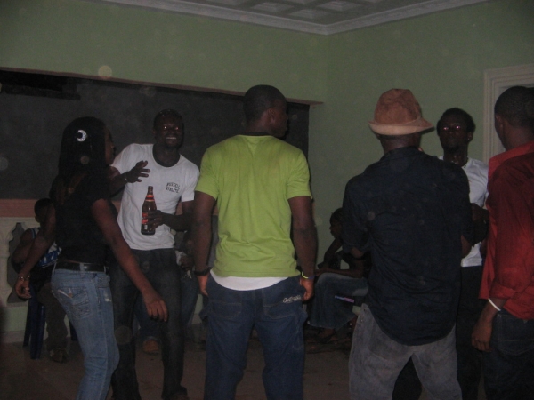 dancing continues - click for next photo