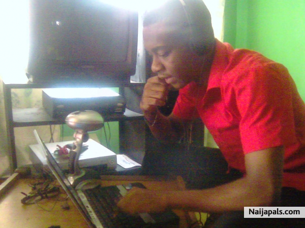 yahoo boy - click for next photo