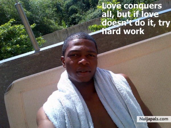 pool side chillin - click for next photo