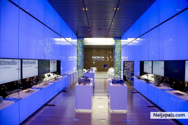 mind you Nokia is not promoting light error. We are just part of the Globe - click for next photo