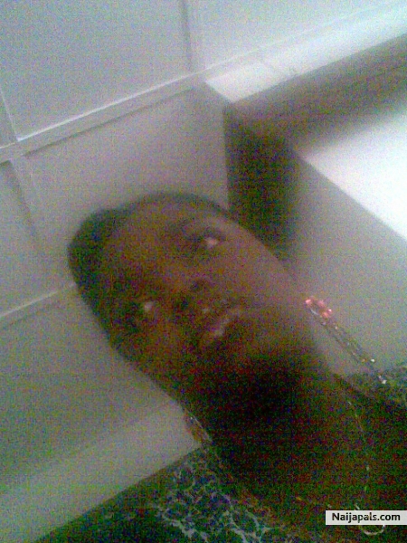 SHE' S LOOKIN - click for next photo