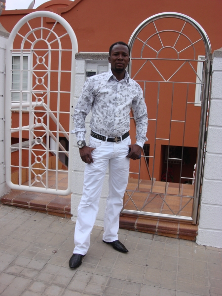  - click for next photo