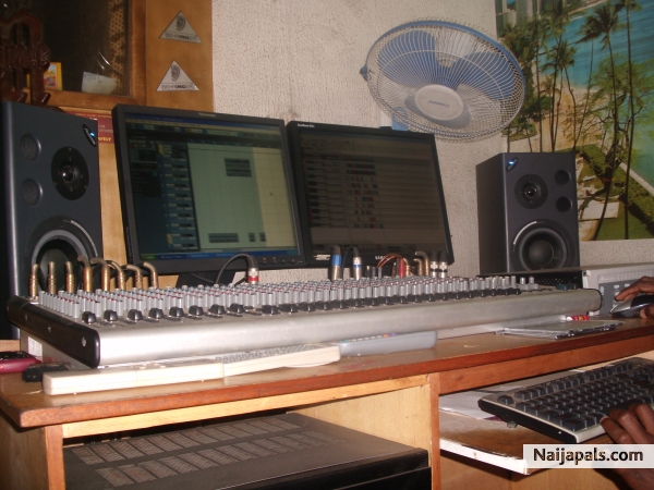 fachiy music studio,no 7 abioye mande maryland - click for next photo