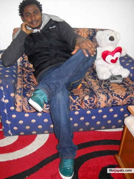  - click for next photo