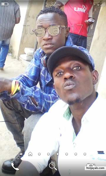 let d rhymes speak - click for next photo