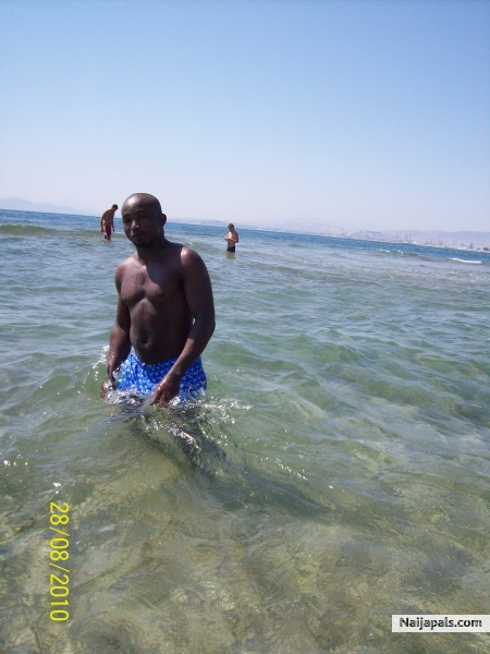  - click for next photo