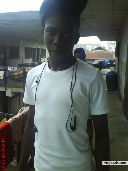 Me back in ybtech - click for next photo