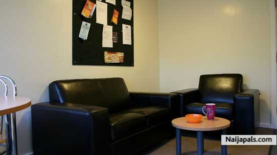 A Deluxe Lounge at an Ashenhurst House - click for next photo