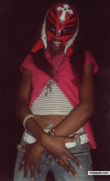 SAY WAT U LIKE I LIKE MA DRESSING AND MA MASK - click for next photo