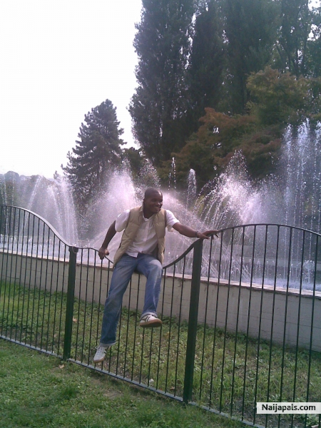 - click for next photo
