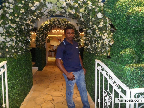  - click for next photo