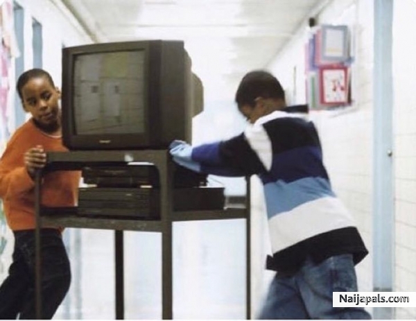 delivering my new Electronics. these days what should be kids do authoritative decipline! - click for next photo