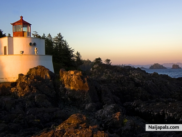 lighthouse - click for next photo