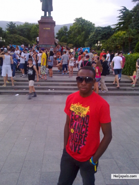  - click for next photo