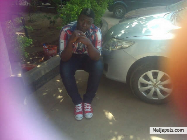 lyk a star am in ma HUD buh pasnaly i knw masef As a dude - click for next photo