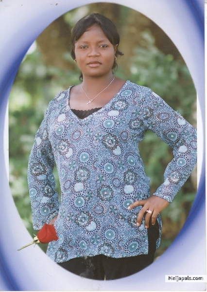 estee - click for next photo