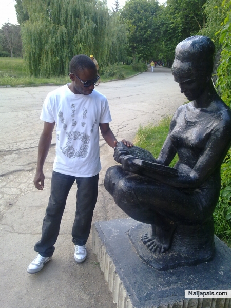  - click for next photo