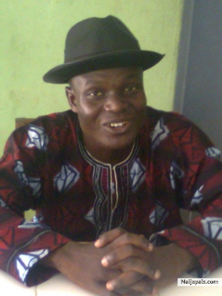 At Aso-rock congratulating Goodluck when he tookover as d presy - click for next photo