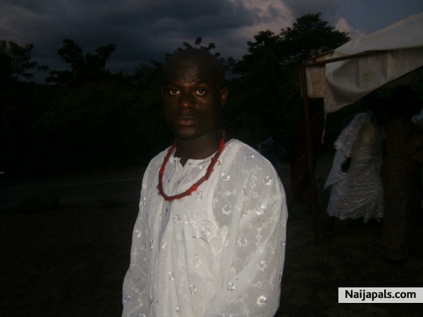  - click for next photo