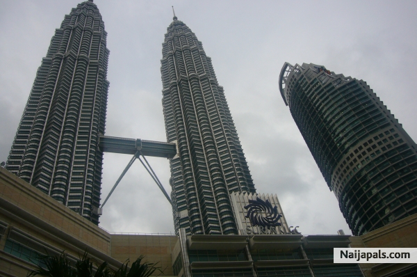 @KLCC KUALA LUMPUR,MALAYSIA - click for next photo