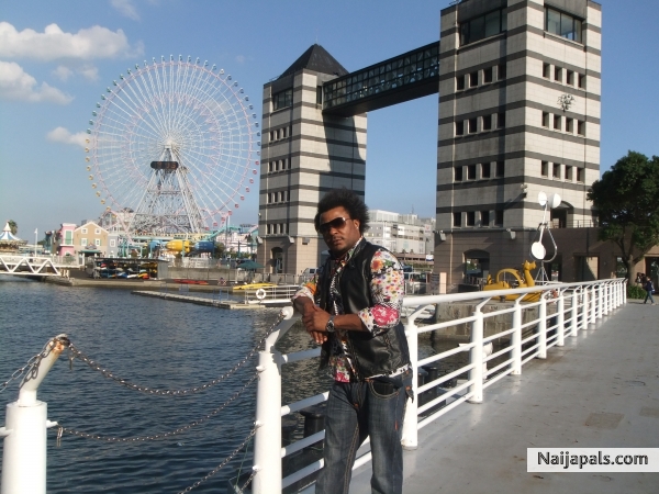 - click for next photo