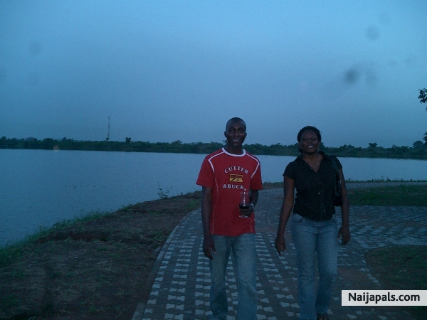 Tosin Edun n Rasidat - click for next photo