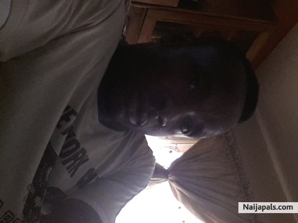 Just me chilling - click for next photo