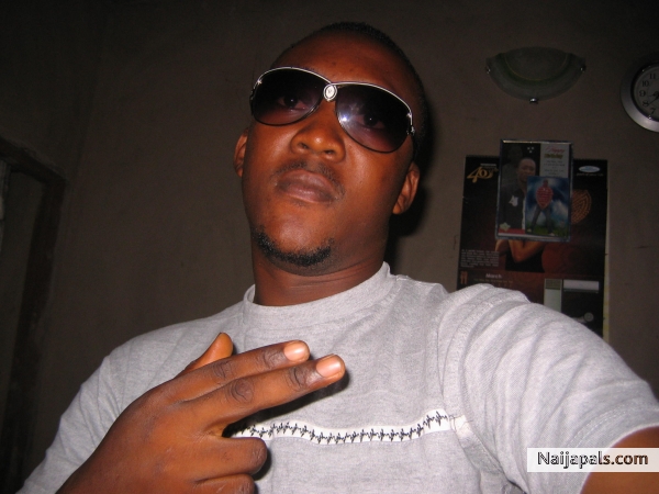 Baba God noni - click for next photo