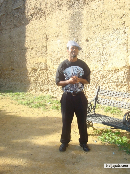  - click for next photo