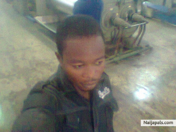 Am cool,waiting to hear frm u. - click for next photo
