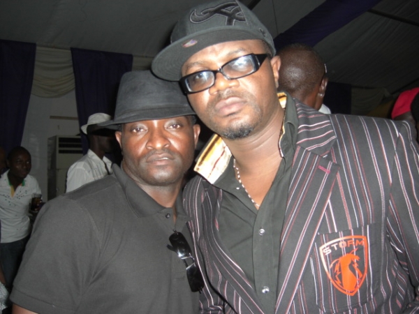 hanging out wih cool dj jimmy jatt - click for next photo