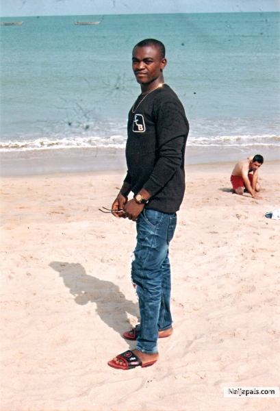  - click for next photo