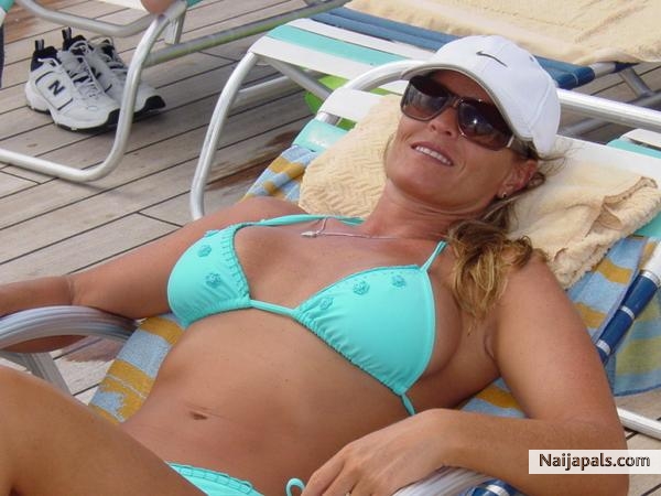 DATS MY AUNTI SHE IS SOOO SEXY!!!!!!!!!!!!!!! - click for next photo