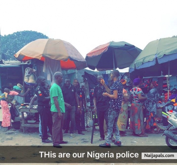 What a shame to the Nigeria police......! - click for next photo