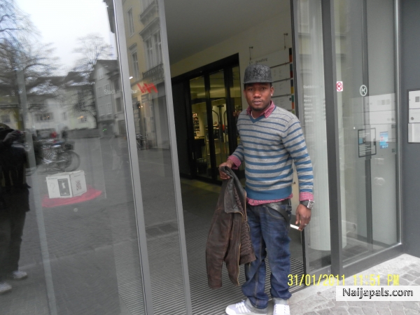  - click for next photo
