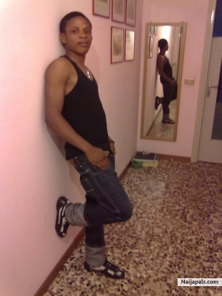 i am the nino e one of nigeria,and in italy too,i am a good singer too, - click for next photo